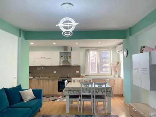 Spacious Urban Nest