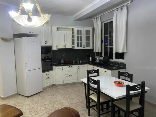 Tirana Apartment white