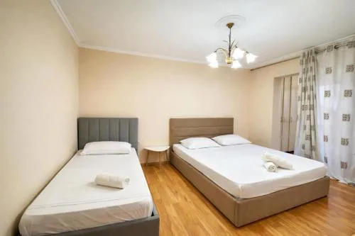Tirana Central Apartment - Free Parking Nearby