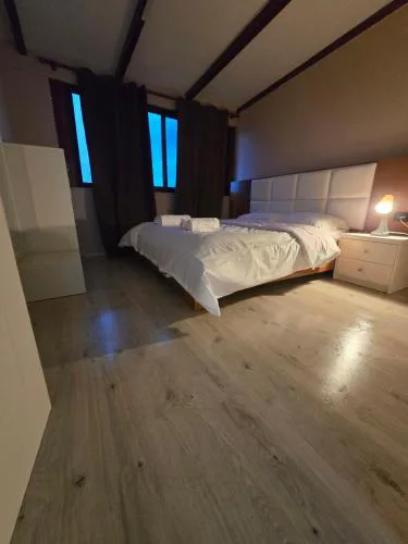 Tona Appartment 02