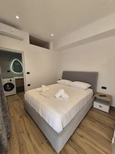 Cozy White House - Near Beach