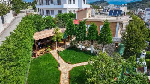 Villa M Cako
