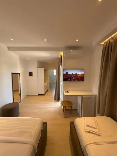 Xhonis Apartments