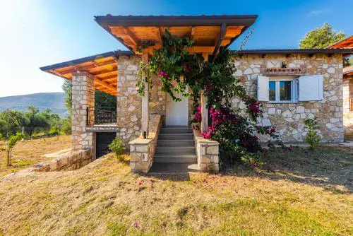 Siar The Small Villa by PikHost