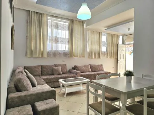Eri Two Bedroom Holiday Apartment 285