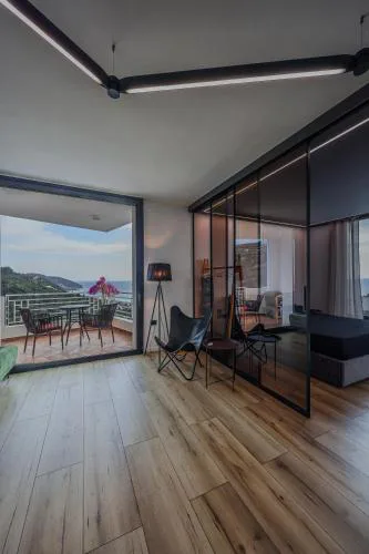 Above The Blue - DHERMI Sea View Apartment