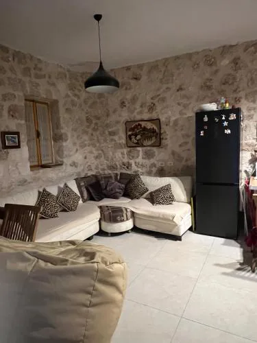 Nils Home