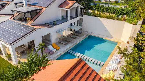 Villa 16 Dhërmi by PikHost