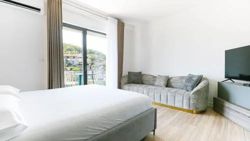AMA'S Studio 2 - Parking, Sea View & Kitchen