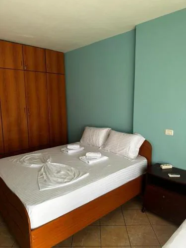 Boni Apartments