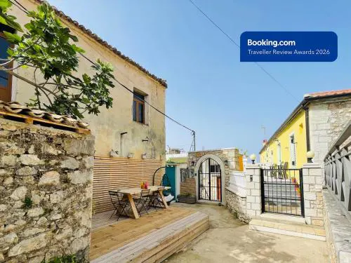 Guesthouse near the Castle of Himare