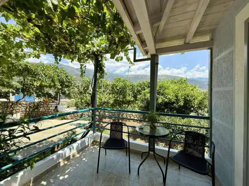 Pashaj Himare Guest House