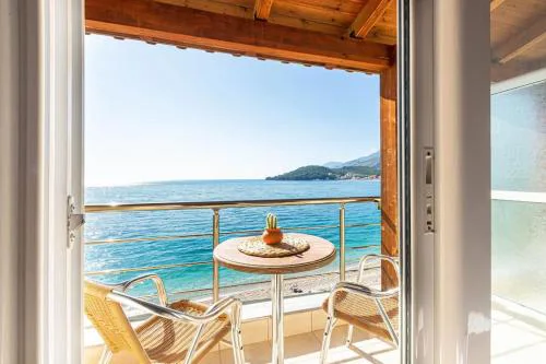 Potam'Sea Bliss 36- Beach Front, Sun Beds & Parking
