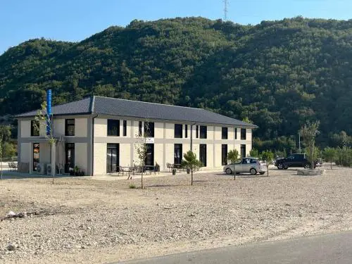 Lumi i Bardhe Hotel & Restaurant