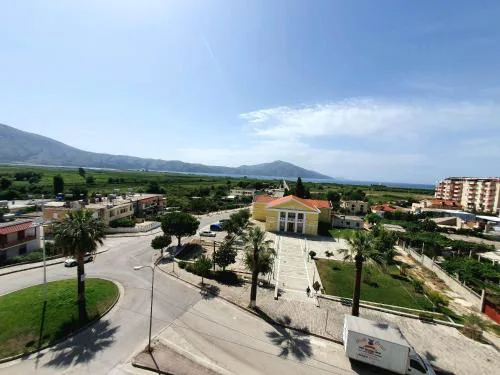 Mountain Meets Sea-Spectacular View in Orikum Apartment