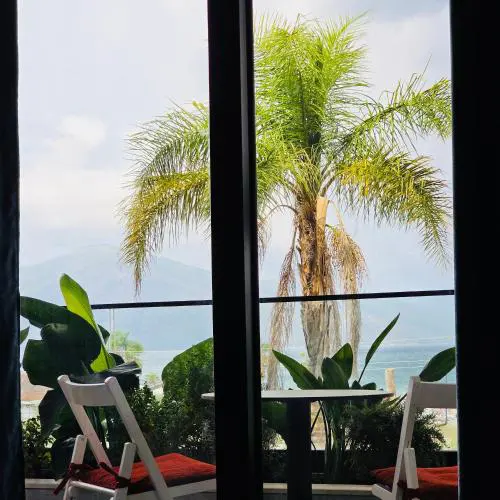 Orikum Beachfront Apartment sleeps 4
