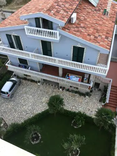 Villa George