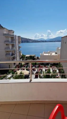 Aldo's Apartments-Beachfront Retreat