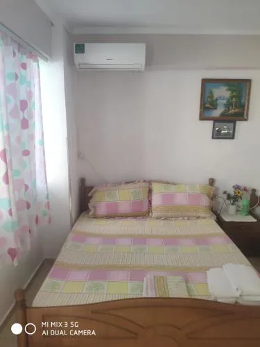 Anna Rooms