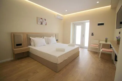 Helio's Apartments