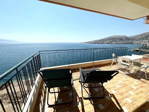 K&T Seaside Deluxe TwoBedroom Apartment