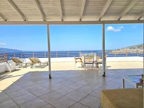 Saranda Sea View Penthouse 090