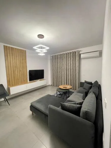 SeaView Modern Two Bedroom Apartment