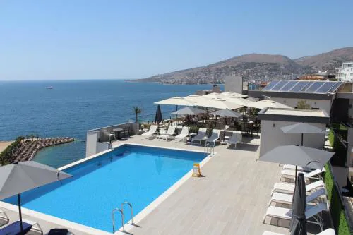 The Queen's Lion Premium HOTEL