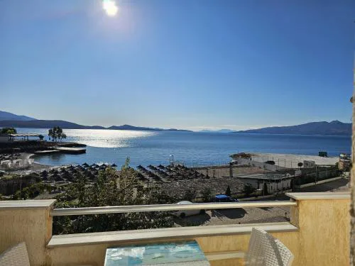 Two Bedroom Apartment With Sea View 100