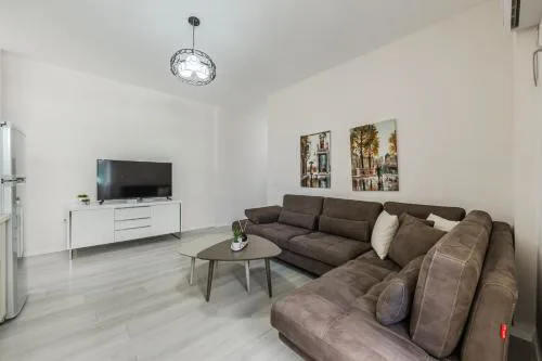 Beachfront Apartment - Near Beach & City