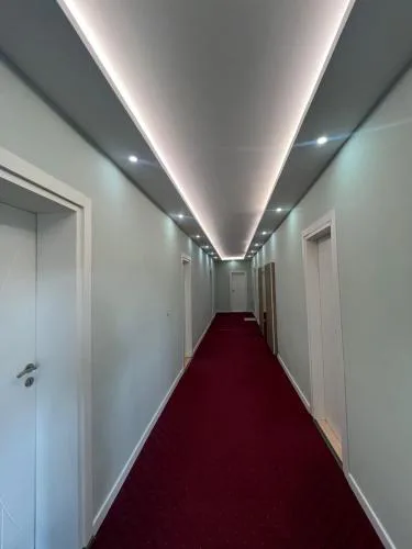 Hotel, Bar, Restaurant Beni