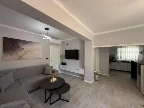 Izzy Apartment