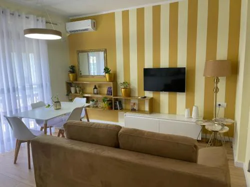 Mel Apt 2 lungomare Vlore, Albania