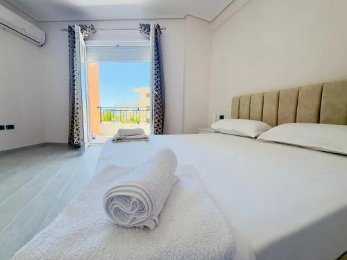 NEW APARTMENT,2 ROOMS ,CENTRAL LOCATiON