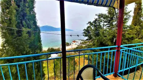 Ramo's Cozy Beachside Haven with Panoramic Views - 3rd