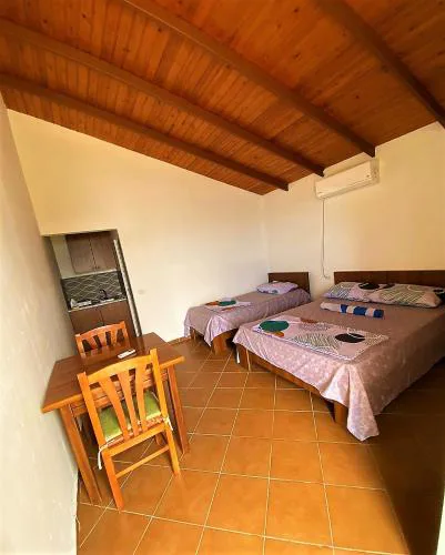 Ramo's Hilltop Retreat with Kitchenette and Patio - 2nd