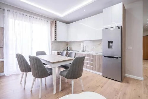 Renovated Condo close to town center and the beach