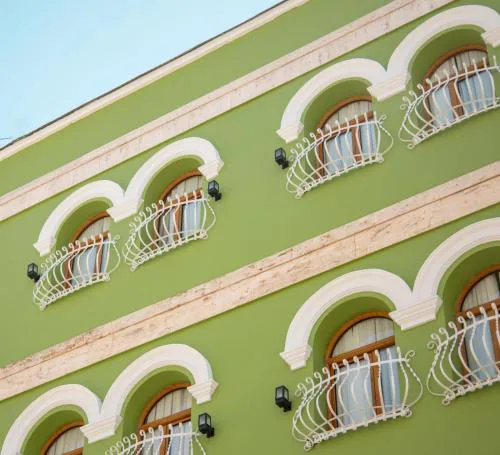 Riviera Hotel-City Center
