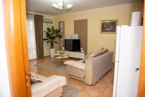 Roxy's house