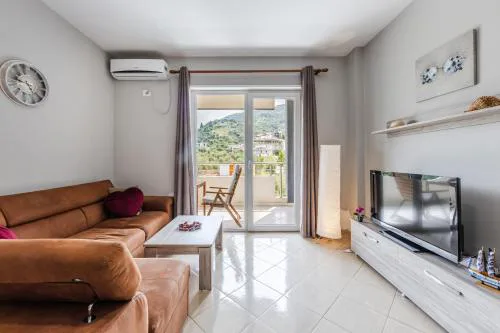 Seaside Stay Apartment by PikHost