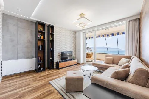 Tropicana Apartment Free Parking by PikHost