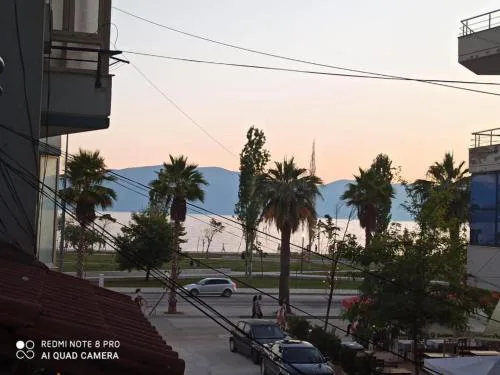 Vivi la tua vacanza con l'appartamento 2 di Ervin! Enjoy your holiday with Ervin's apartment 2!