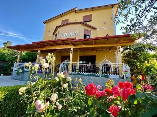 Joan Guesthouse