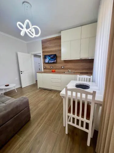 Modern ArtDeco Apartment Korca CityCenter 2