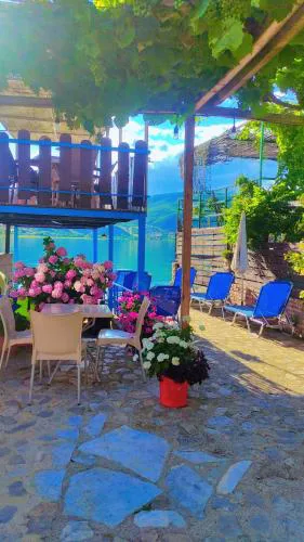 ERDA LAKESIDE Guesthouse