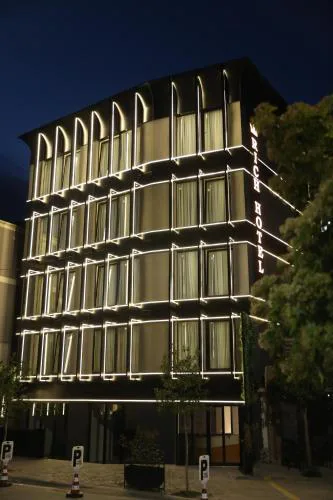 Rich Hotel