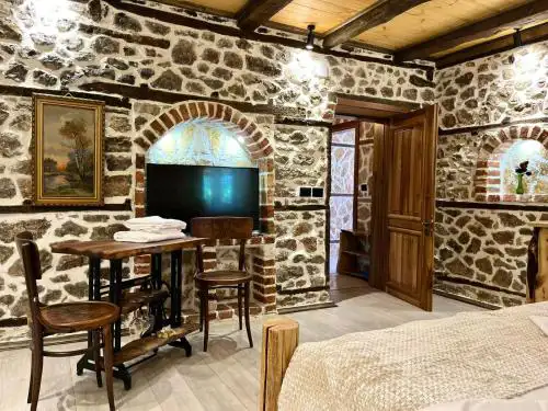 Vechia Villa Mitllari