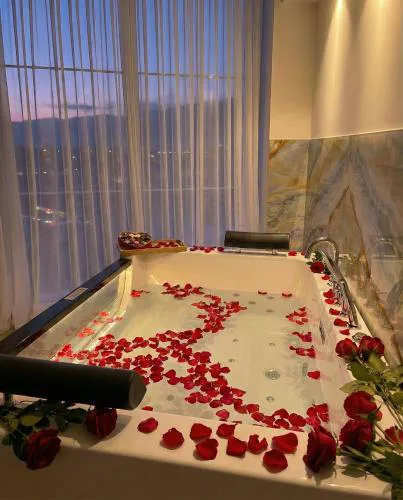 Leo Hotel