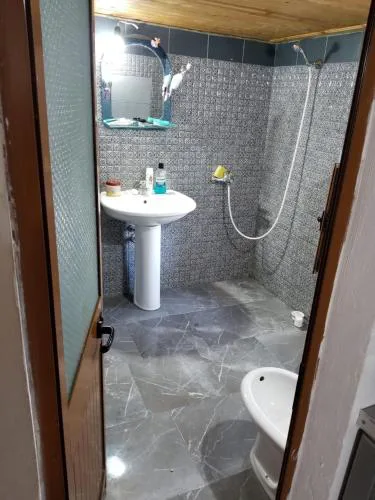 Bujtina Kashnjeti te Lush Zefi