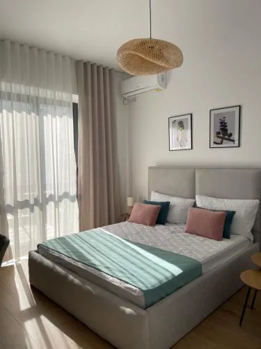 Sunny City Center Apartment